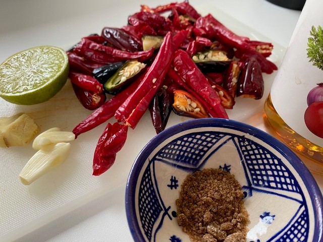 Hjemmelaget chilipasta – Sambal oelek